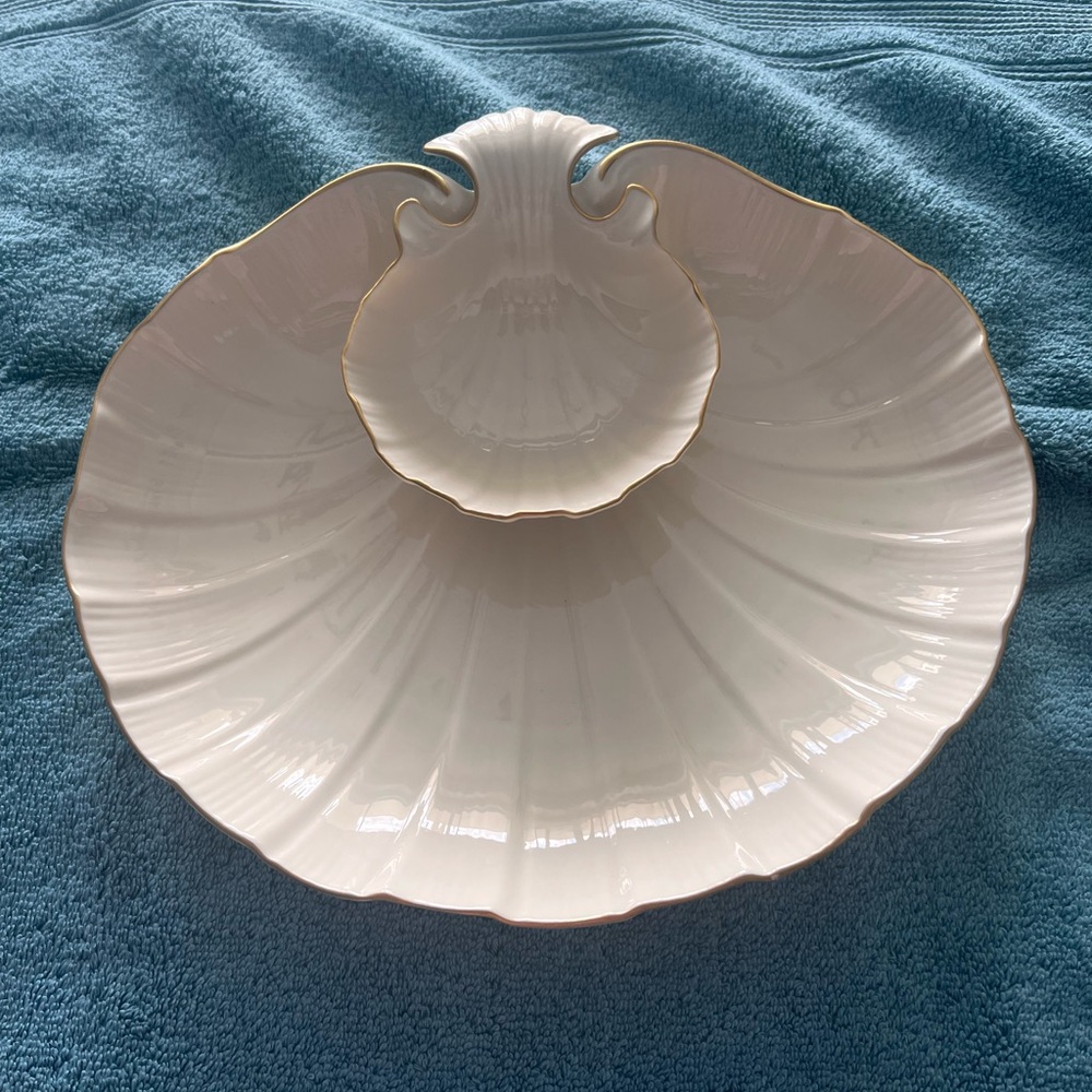 VTG LENOX AEGEAN DESIGN 24 K GOLD TRIMMED CHIP DISH.